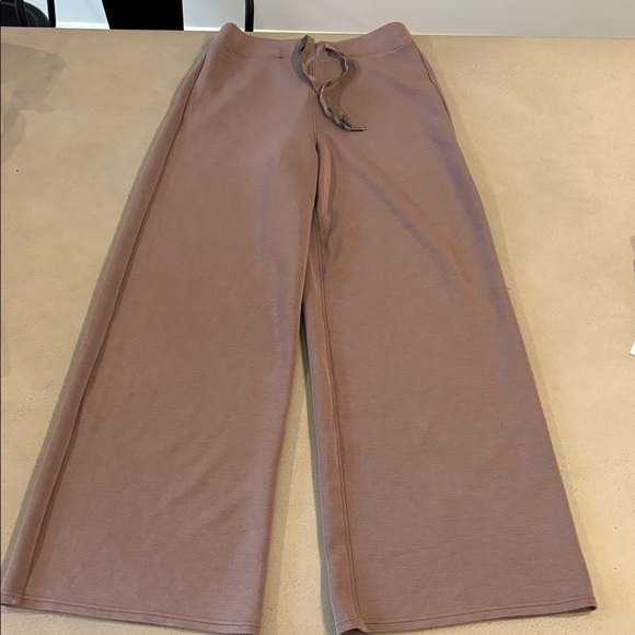 SPANX AirEssentials® Wide Leg Pant-M - Picture 4 of 8
